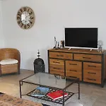 Les Trois Maisons *