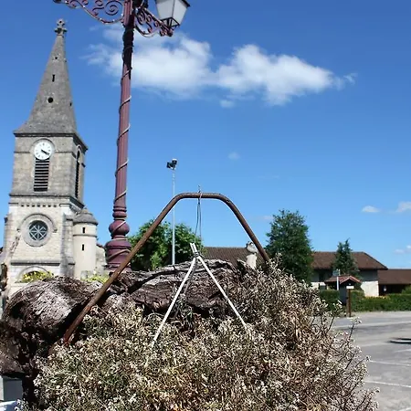 Les Trois Maisons Holiday home *